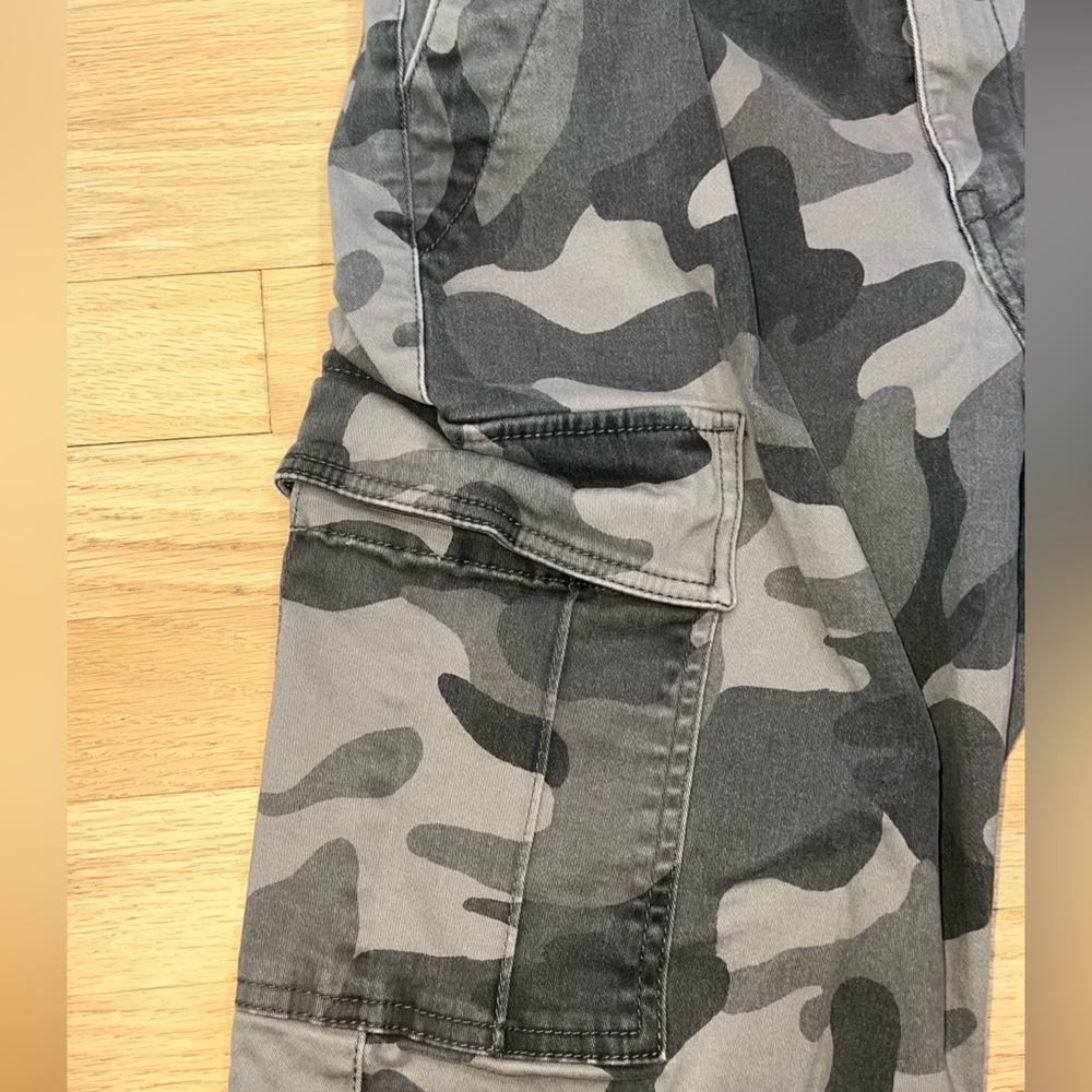 Hollister Ultra High-Rise Jogger Pant - Gray Camo - Picture 5 of 5